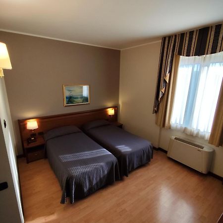 Hotel Majestic San Giuliano Milanese Buitenkant foto