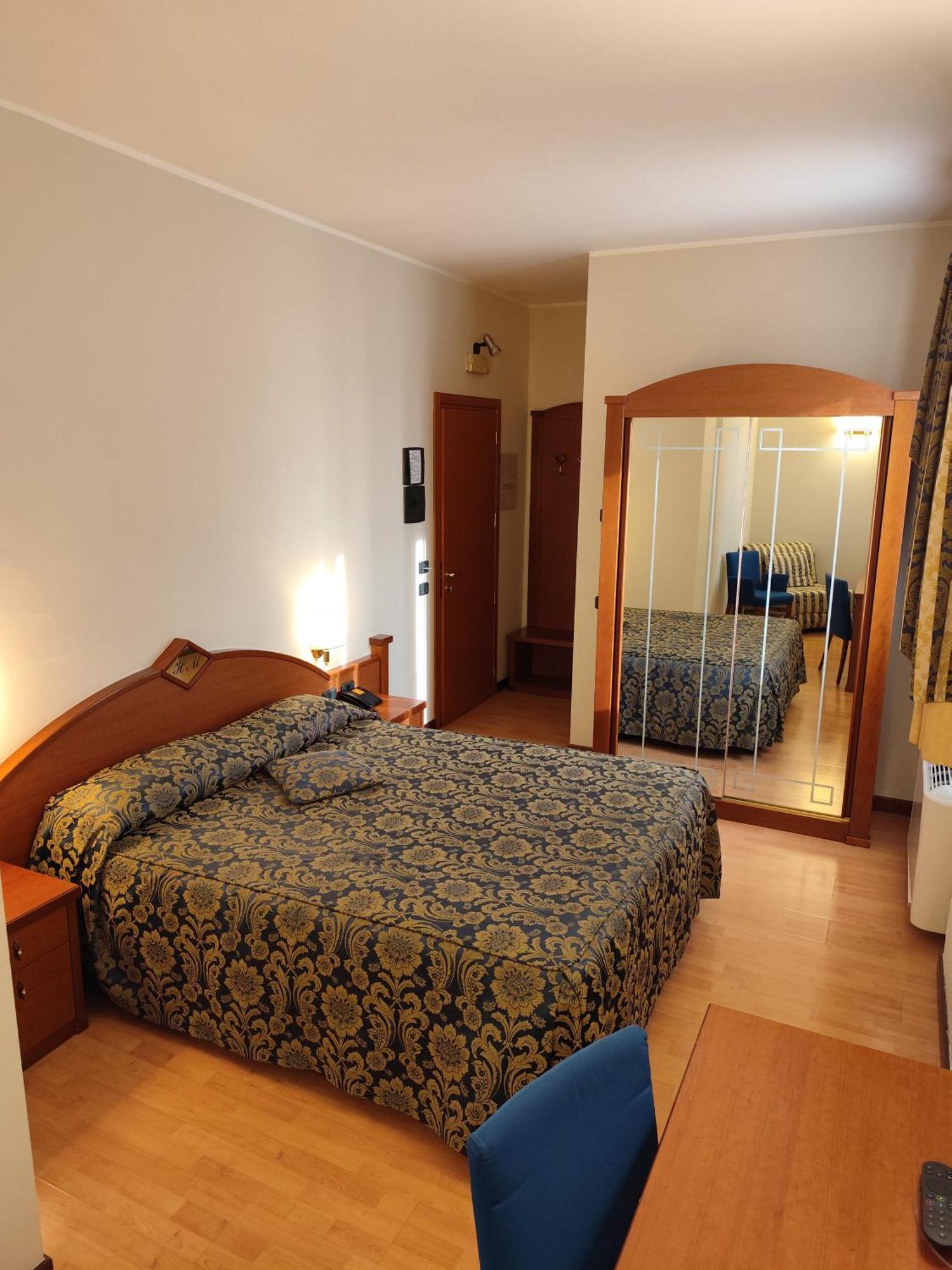Hotel Majestic San Giuliano Milanese Buitenkant foto