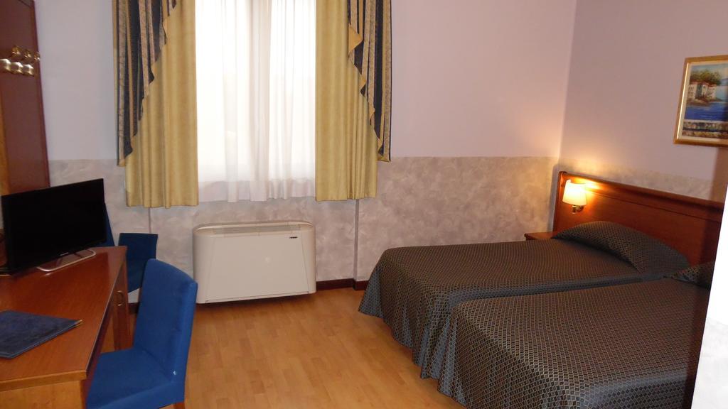 Hotel Majestic San Giuliano Milanese Buitenkant foto