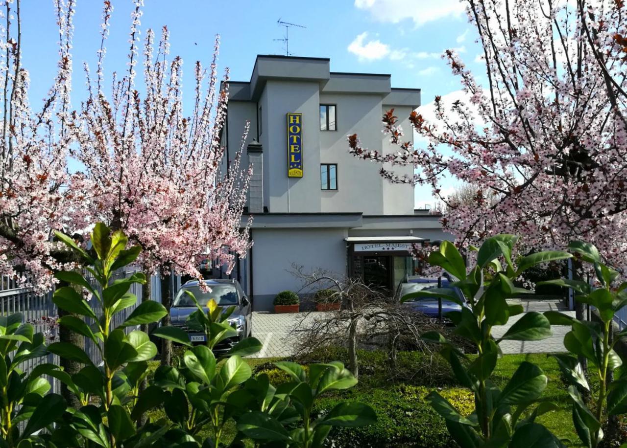 Hotel Majestic San Giuliano Milanese Buitenkant foto